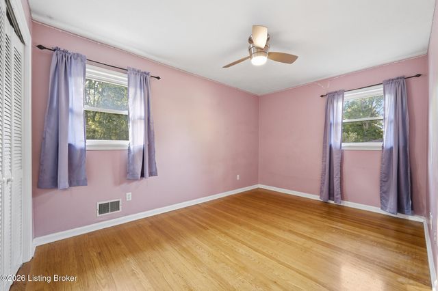 7621 Greenfield Ave, Louisville, KY 40214
