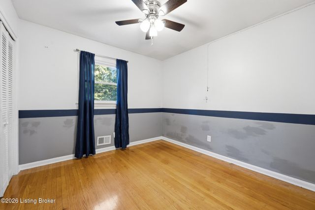 7621 Greenfield Ave, Louisville, KY 40214