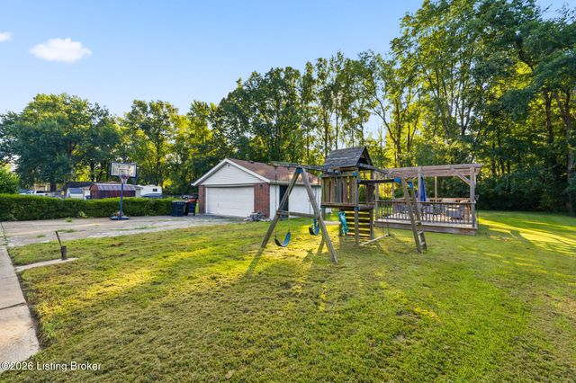 7621 Greenfield Ave, Louisville, KY 40214