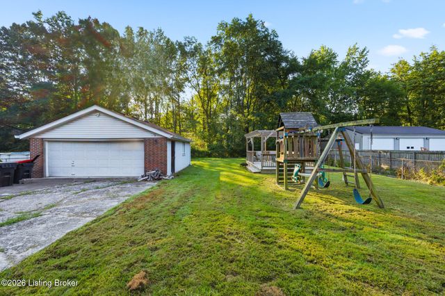 7621 Greenfield Ave, Louisville, KY 40214