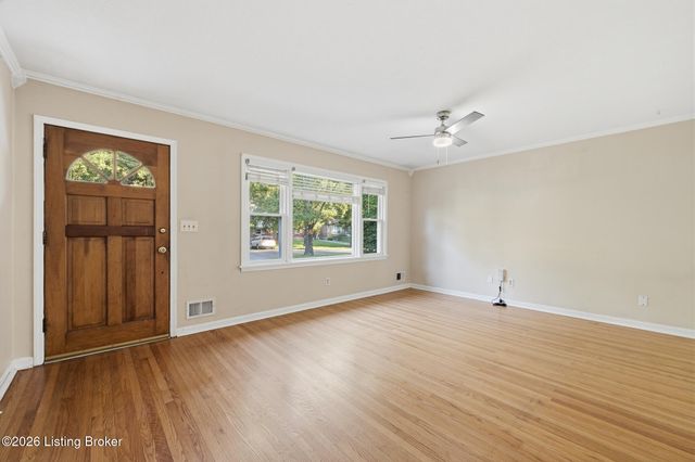 7621 Greenfield Ave, Louisville, KY 40214