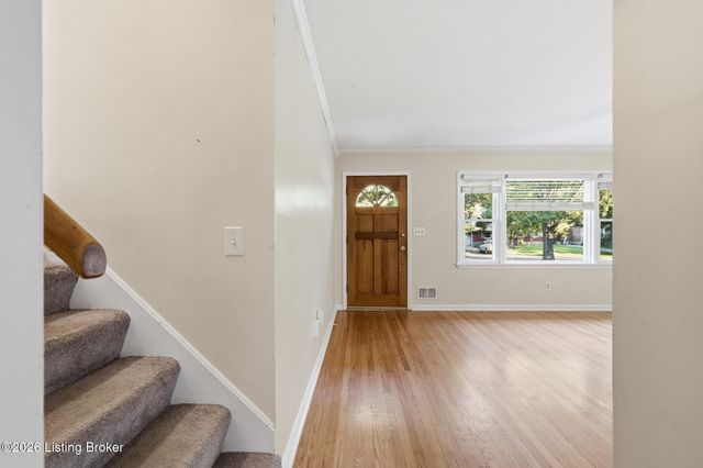 7621 Greenfield Ave, Louisville, KY 40214