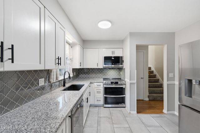 7621 Greenfield Ave, Louisville, KY 40214