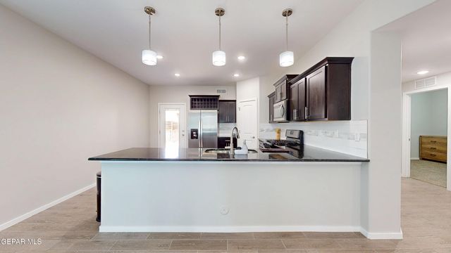 219 Notts Way, El Paso, TX 79928