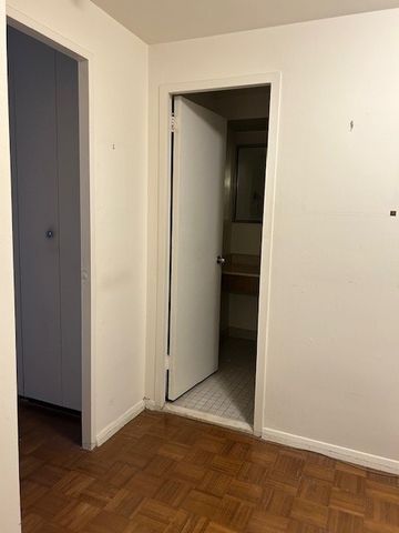 320 Fort Duquesne Blvd 23F, Downtown Pgh, PA 15222