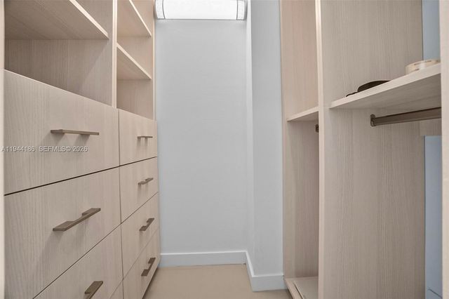 300 Bayview Dr 2108, Sunny Isles Beach, FL 33160