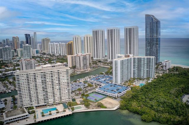 300 Bayview Dr 2108, Sunny Isles Beach, FL 33160