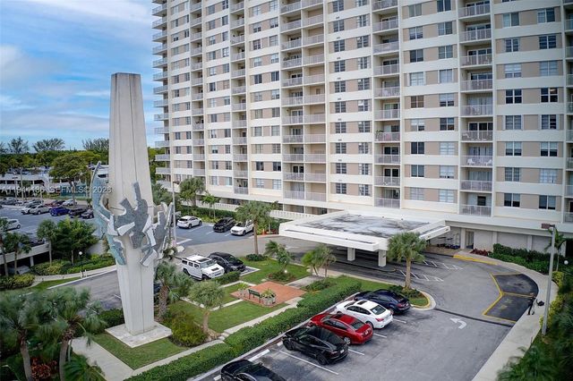 300 Bayview Dr 2108, Sunny Isles Beach, FL 33160