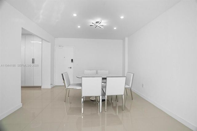 300 Bayview Dr 2108, Sunny Isles Beach, FL 33160