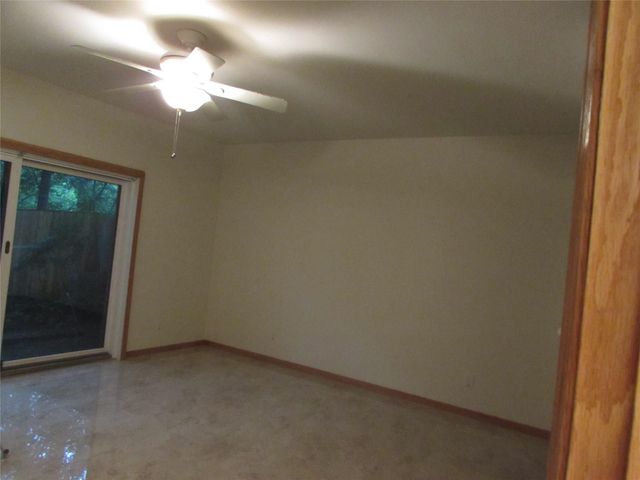 201 Vanderpool Lane 19, Houston, TX 77024