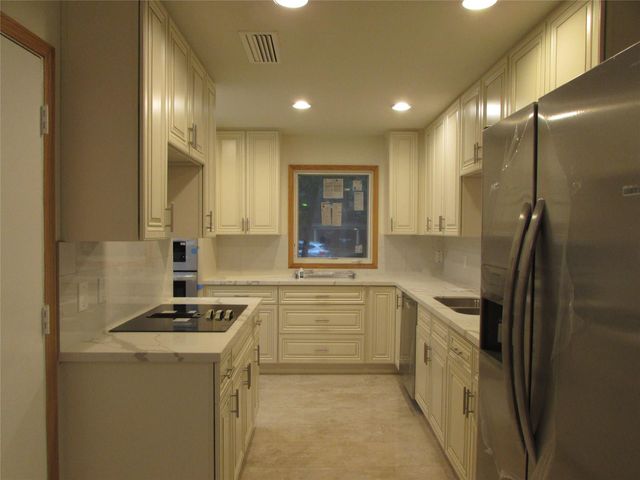 201 Vanderpool Lane 19, Houston, TX 77024