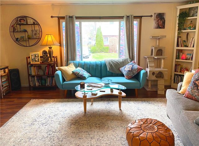 207 E 4th Ave, Latrobe, PA 15650