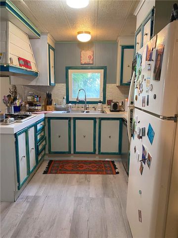 207 E 4th Ave, Latrobe, PA 15650