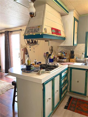 207 E 4th Ave, Latrobe, PA 15650