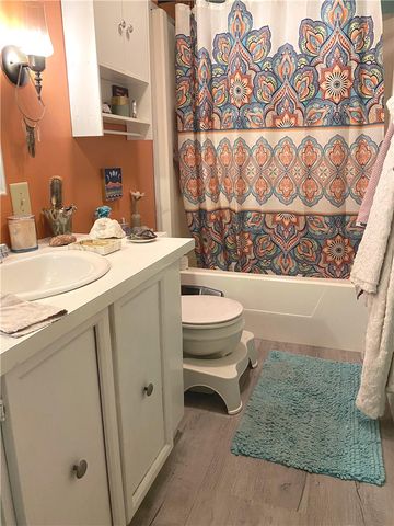 207 E 4th Ave, Latrobe, PA 15650