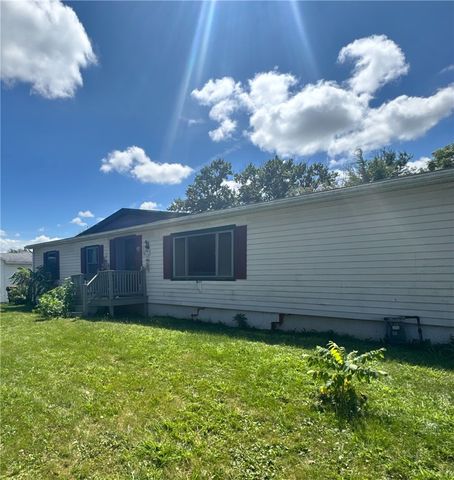 207 E 4th Ave, Latrobe, PA 15650