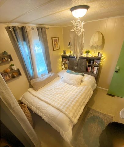 207 E 4th Ave, Latrobe, PA 15650