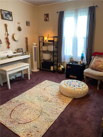 207 E 4th Ave, Latrobe, PA 15650