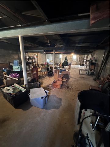 207 E 4th Ave, Latrobe, PA 15650