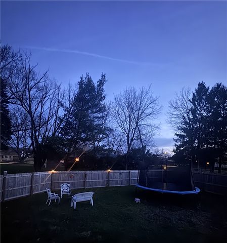 207 E 4th Ave, Latrobe, PA 15650