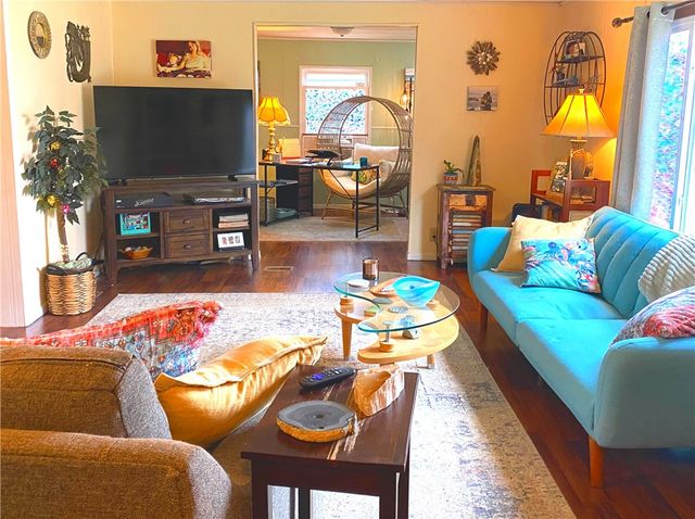 207 E 4th Ave, Latrobe, PA 15650