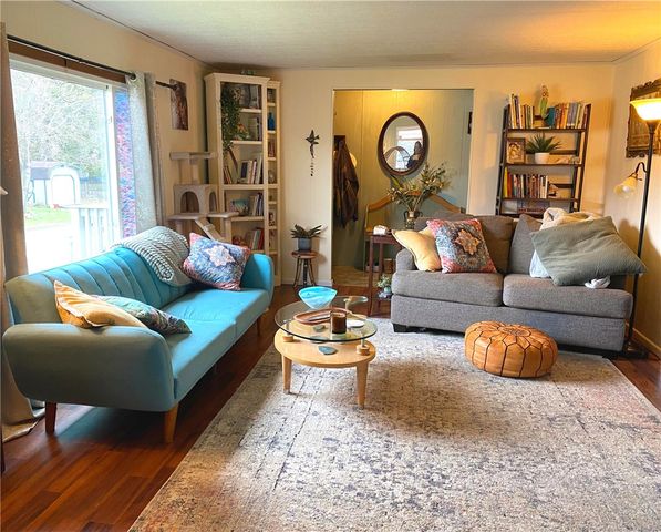 207 E 4th Ave, Latrobe, PA 15650