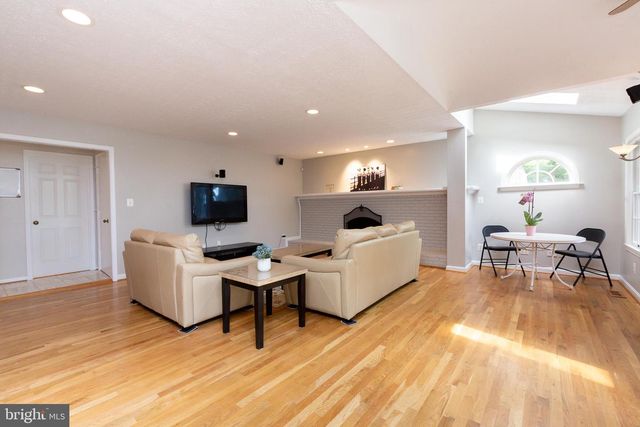 9808 KORMAN CT, Potomac, MD 20854