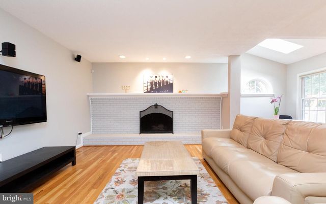 9808 KORMAN CT, Potomac, MD 20854