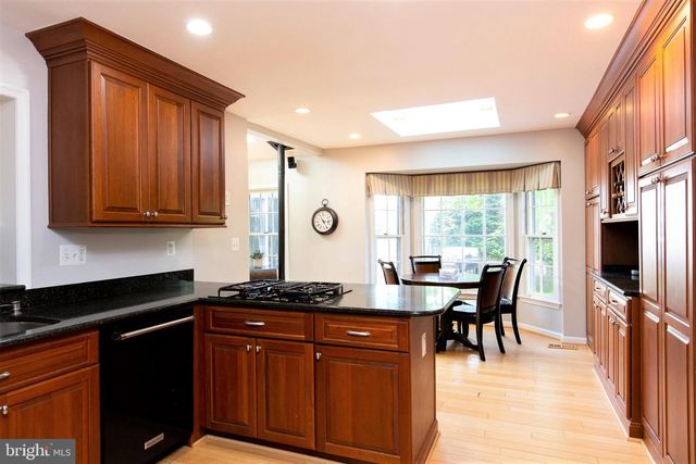 9808 KORMAN CT, Potomac, MD 20854