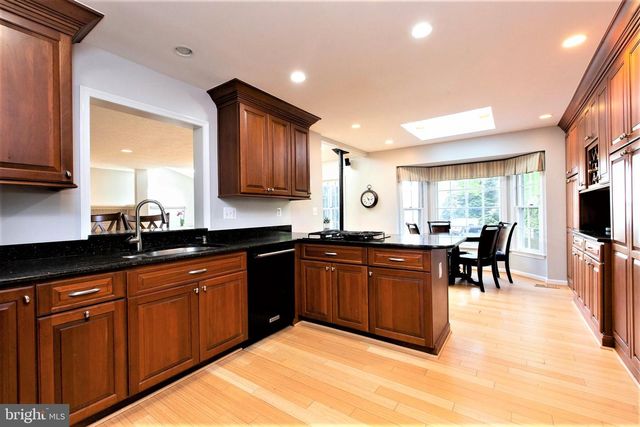 9808 KORMAN CT, Potomac, MD 20854