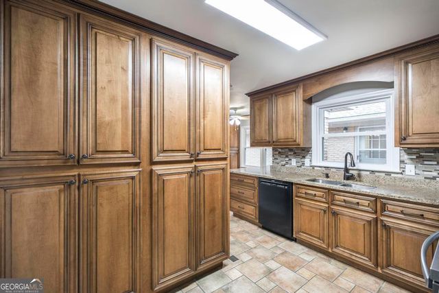 411 Pine Forrest, Dublin, GA 31021