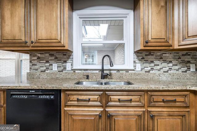 411 Pine Forrest, Dublin, GA 31021