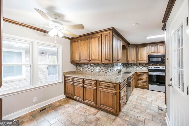 411 Pine Forrest, Dublin, GA 31021