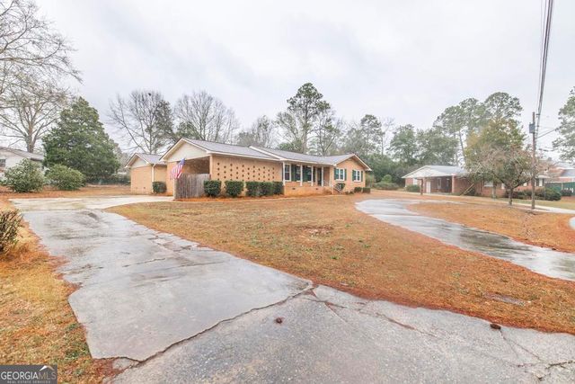 411 Pine Forrest, Dublin, GA 31021