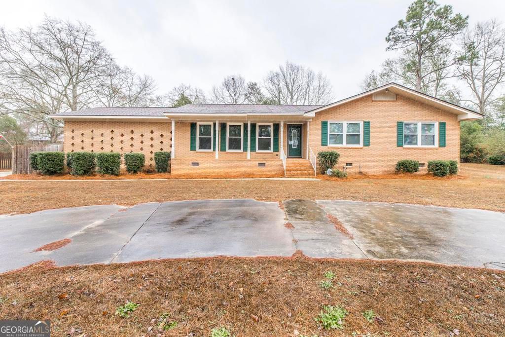 411 Pine Forrest, Dublin, GA 31021