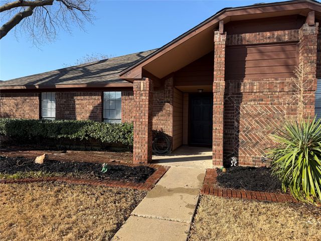 1401 Flameleaf Drive, Allen, TX 75002