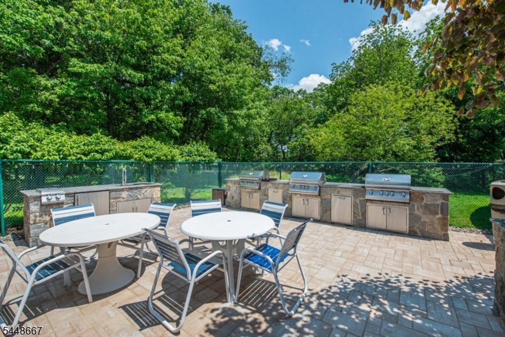 2 Claridge Dr 8HW 8HW, Verona Twp., NJ 07044 — photo 29