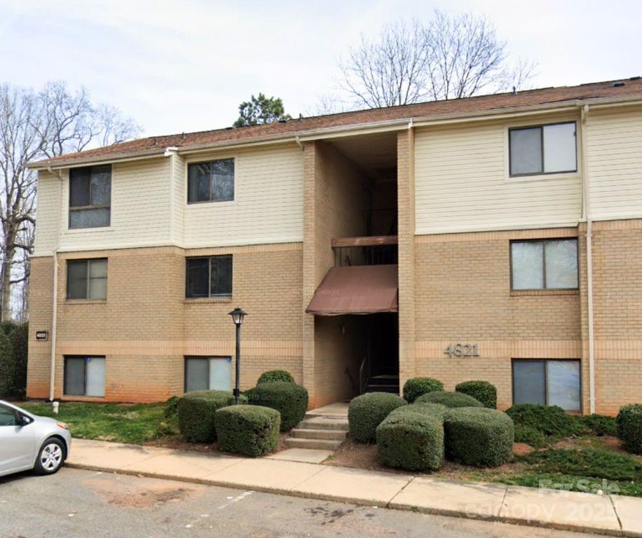 4821 Spring Lake Drive, Charlotte, NC 28212