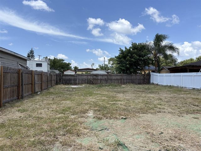 2119 W OKALOOSA AVENUE, Tampa, FL 33604