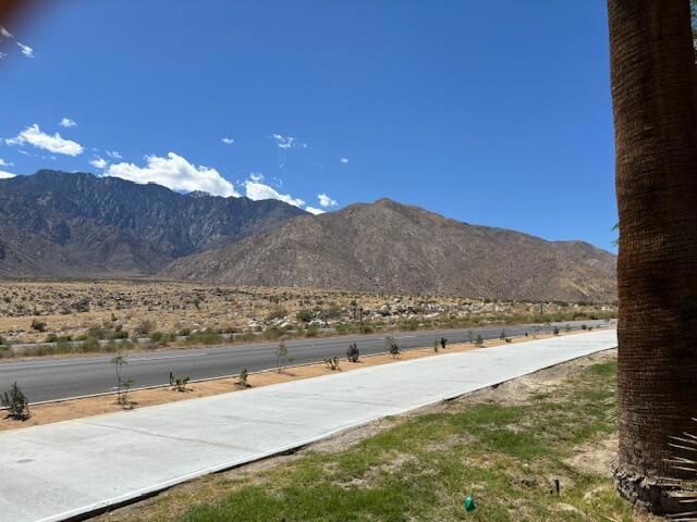 984 Tierra Lane, Palm Springs, CA 92262