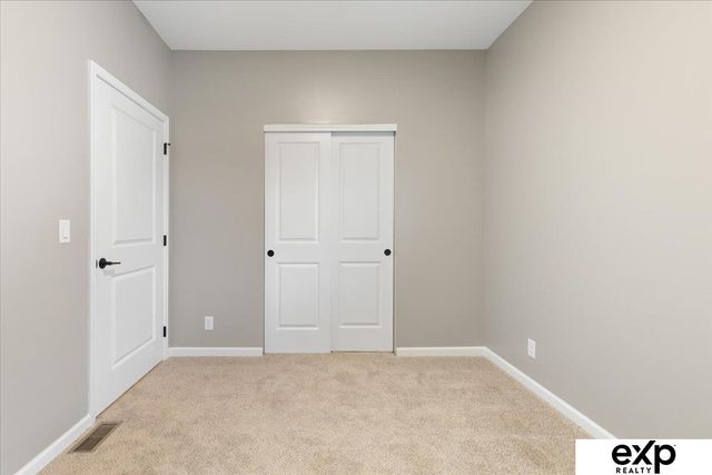 8136 S 178th Street, Omaha, NE 68136