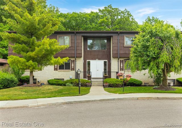 30000 Wildbrook Drive 101, Southfield, MI 48034