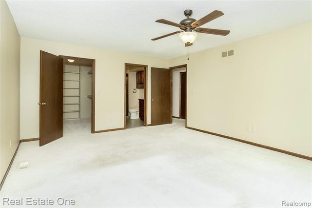 30000 Wildbrook Drive 101, Southfield, MI 48034