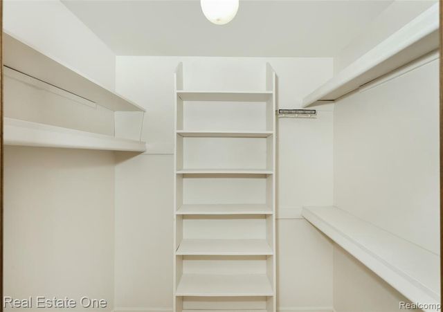 30000 Wildbrook Drive 101, Southfield, MI 48034