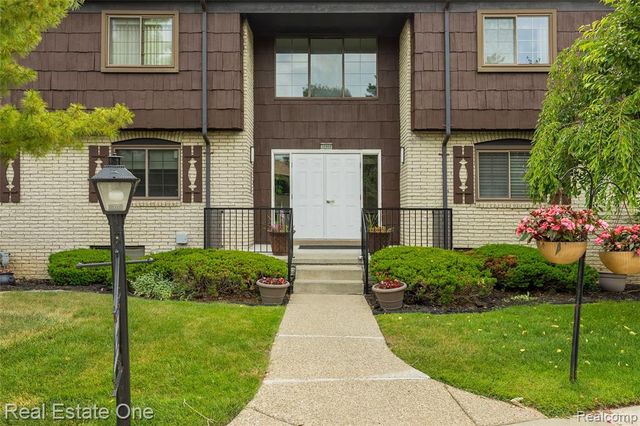 30000 Wildbrook Drive 101, Southfield, MI 48034