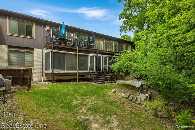 30000 Wildbrook Drive 101, Southfield, MI 48034