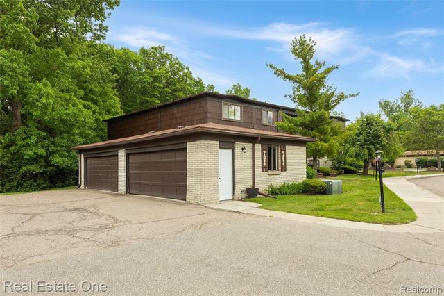 30000 Wildbrook Drive 101, Southfield, MI 48034