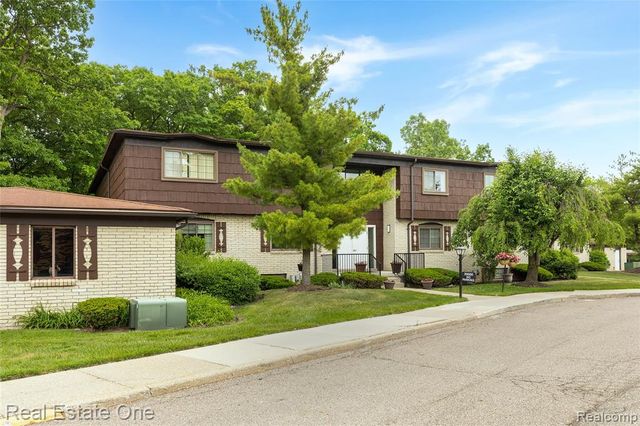 30000 Wildbrook Drive 101, Southfield, MI 48034