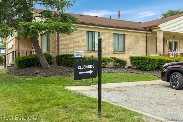 30000 Wildbrook Drive 101, Southfield, MI 48034