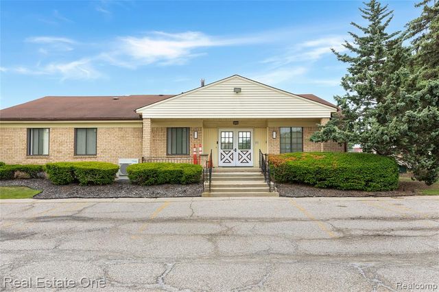 30000 Wildbrook Drive 101, Southfield, MI 48034